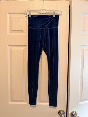 Beyond Yoga Blue Velvet Leggings
